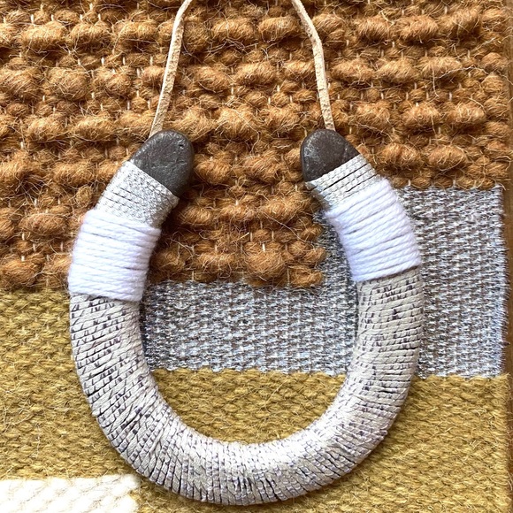 Reclaimed horseshoe hanging from Malibu Artisans - Picture 4 of 7